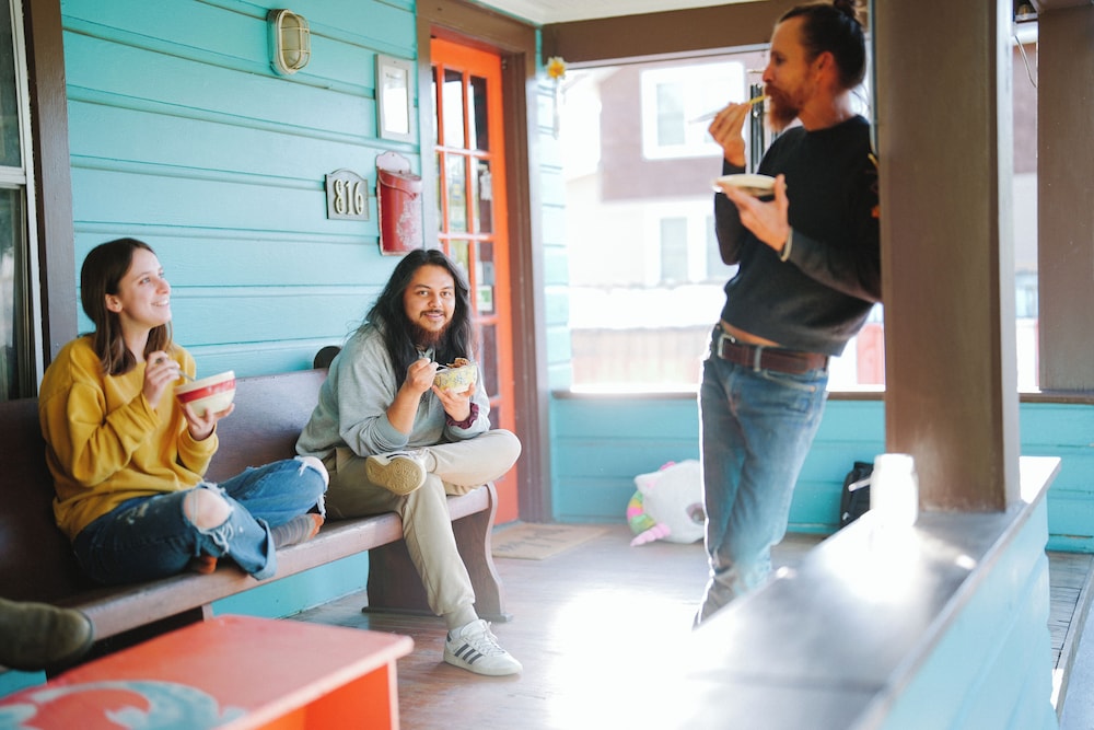 bon paul and sharkys youth hostel