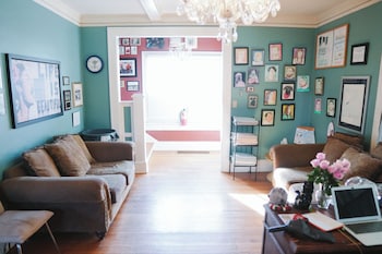 bon paul and sharkys youth hostel