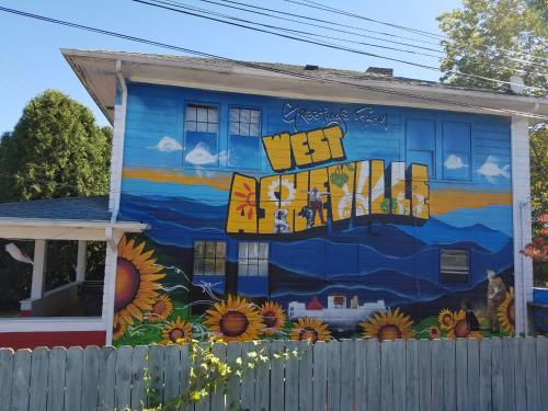 bon paul and sharkys youth hostel