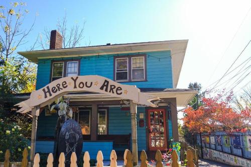 bon paul and sharkys youth hostel
