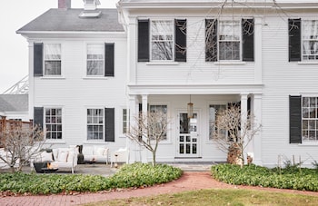 Kennebunkport Captains Collection,Near Kennebunkport Village Green,5 star