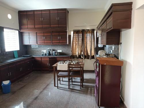 four seasons home stay