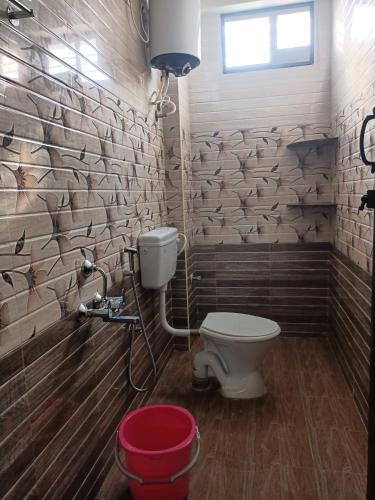 four seasons home stay