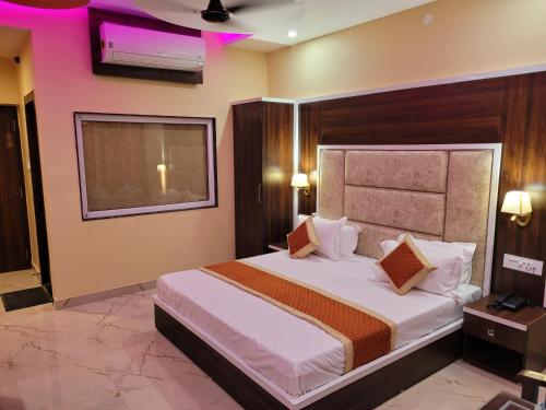 Amoda,,1 star