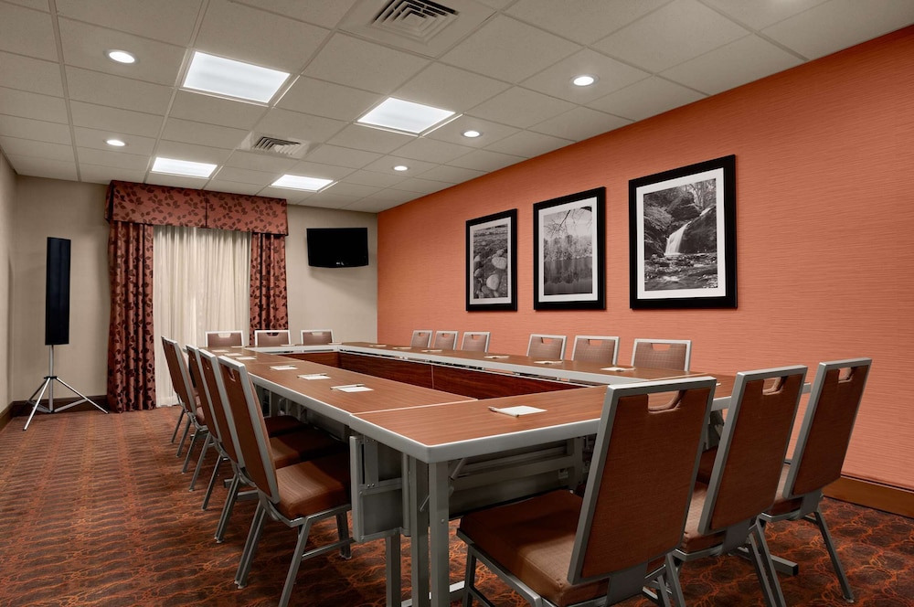 hampton inn magnolia