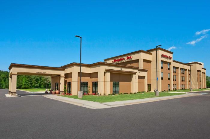 hampton inn magnolia