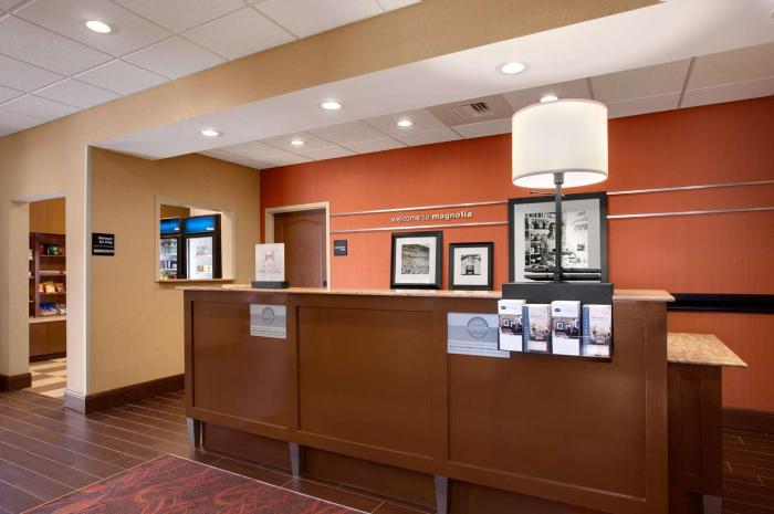 hampton inn magnolia