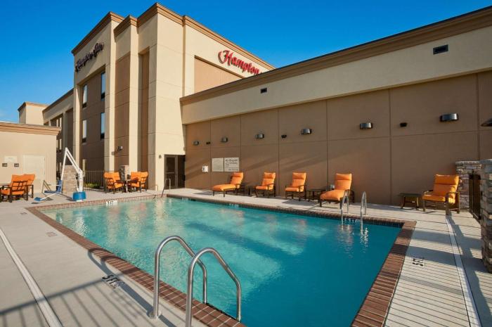 hampton inn magnolia