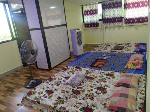 Anandi Nivas,,1 star