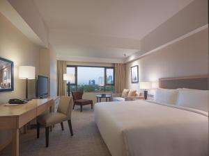 new world makati hotel