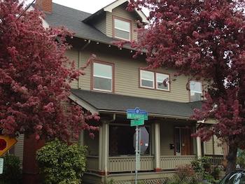 portland international guesthouse