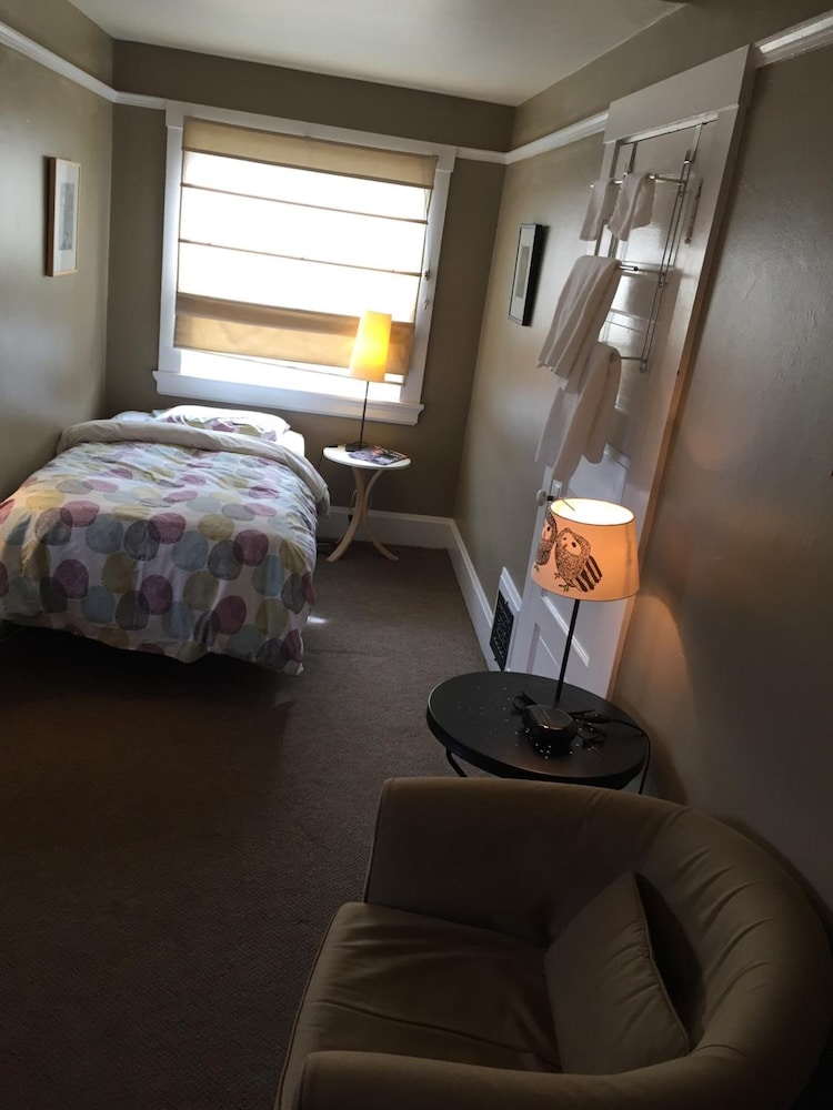 portland international guesthouse