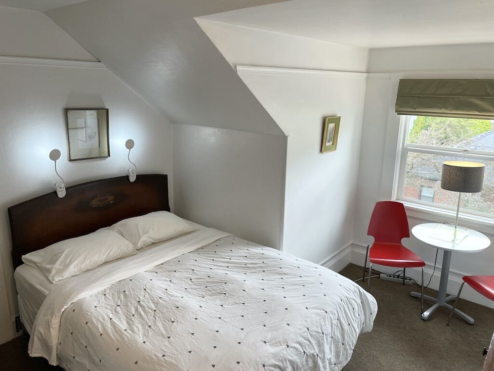 portland international guesthouse