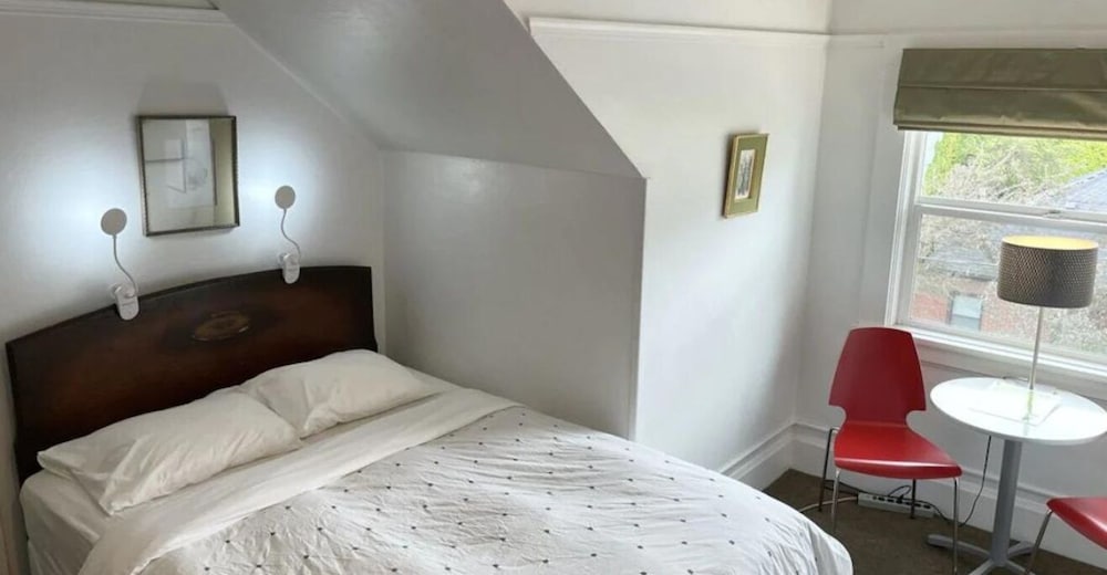 portland international guesthouse