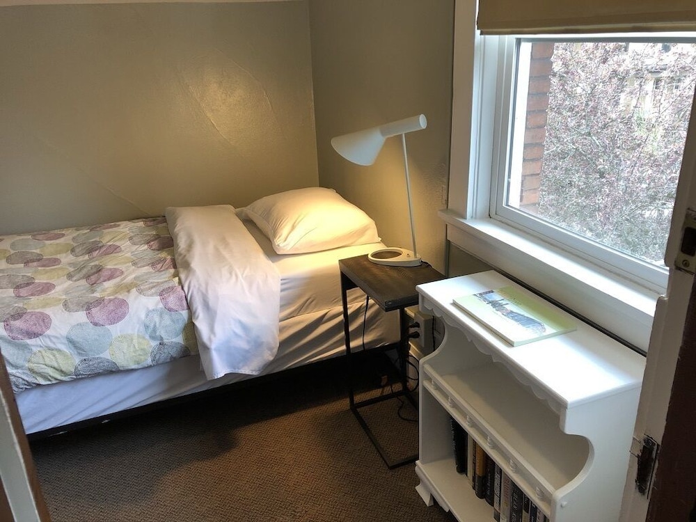 portland international guesthouse