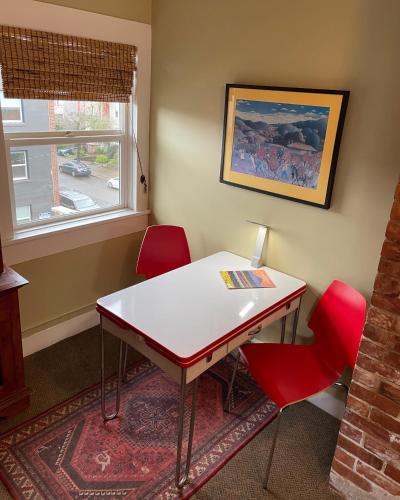 portland international guesthouse