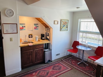 portland international guesthouse