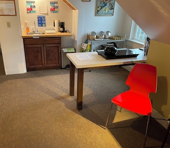 portland international guesthouse