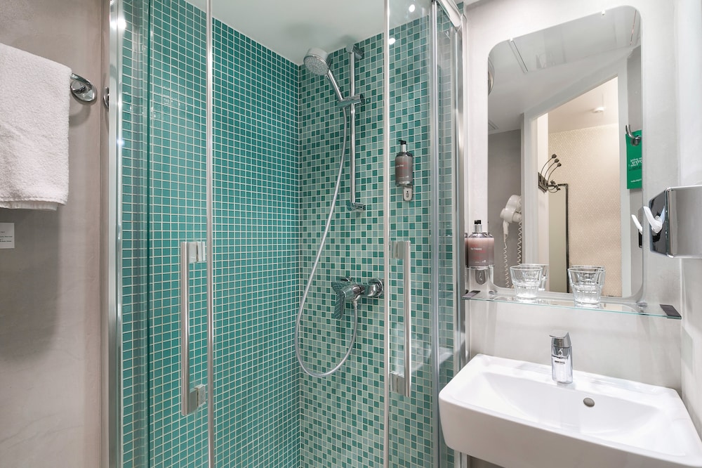 hotel ohm by happyculture