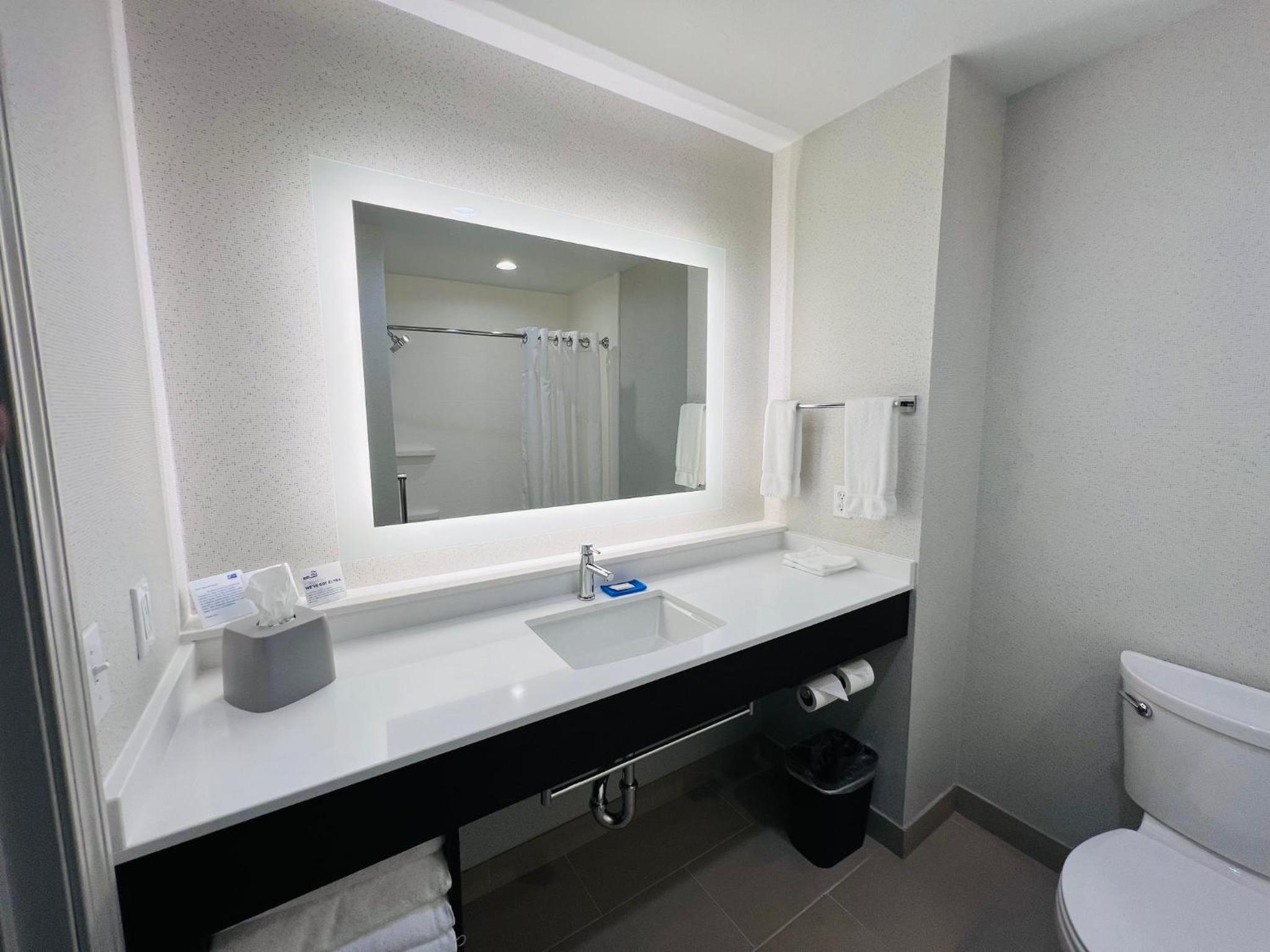 holiday inn express and suites salinas by ihg