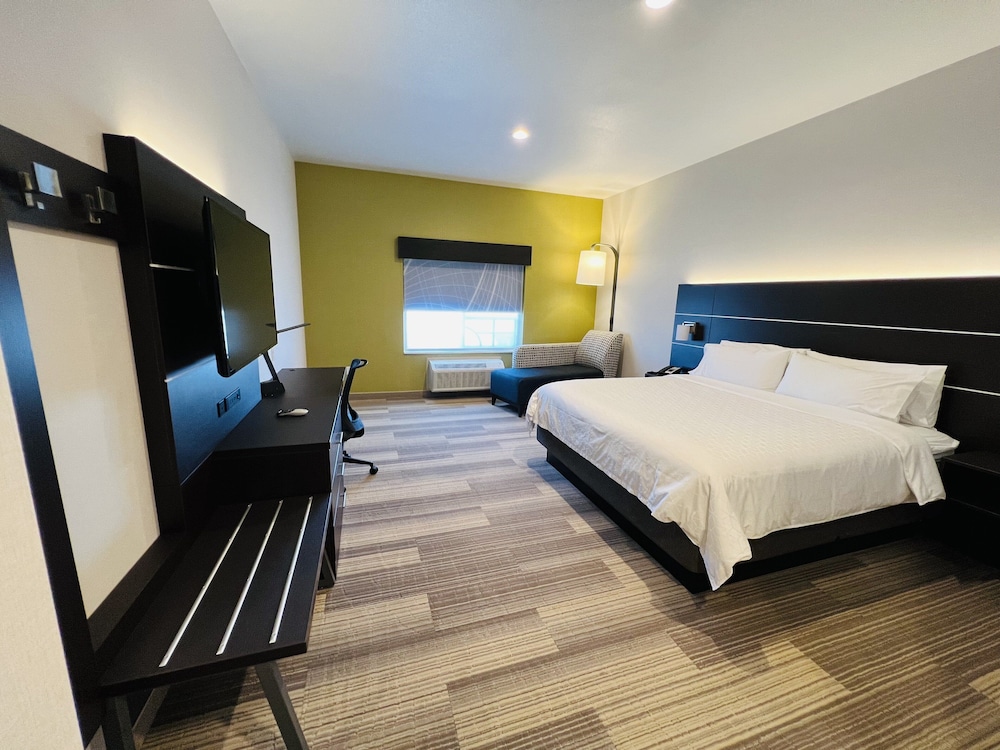 holiday inn express and suites salinas by ihg