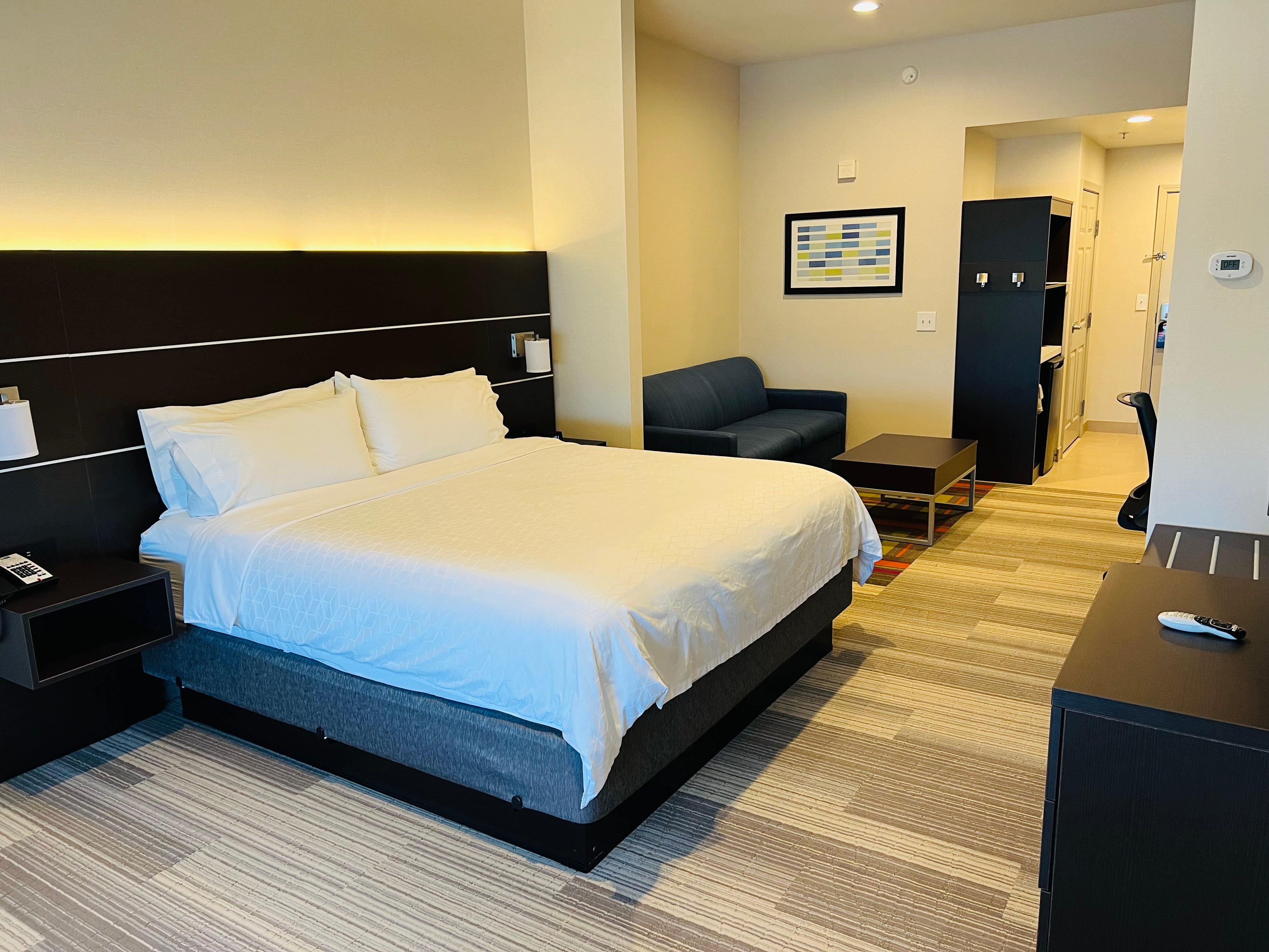 holiday inn express and suites salinas by ihg