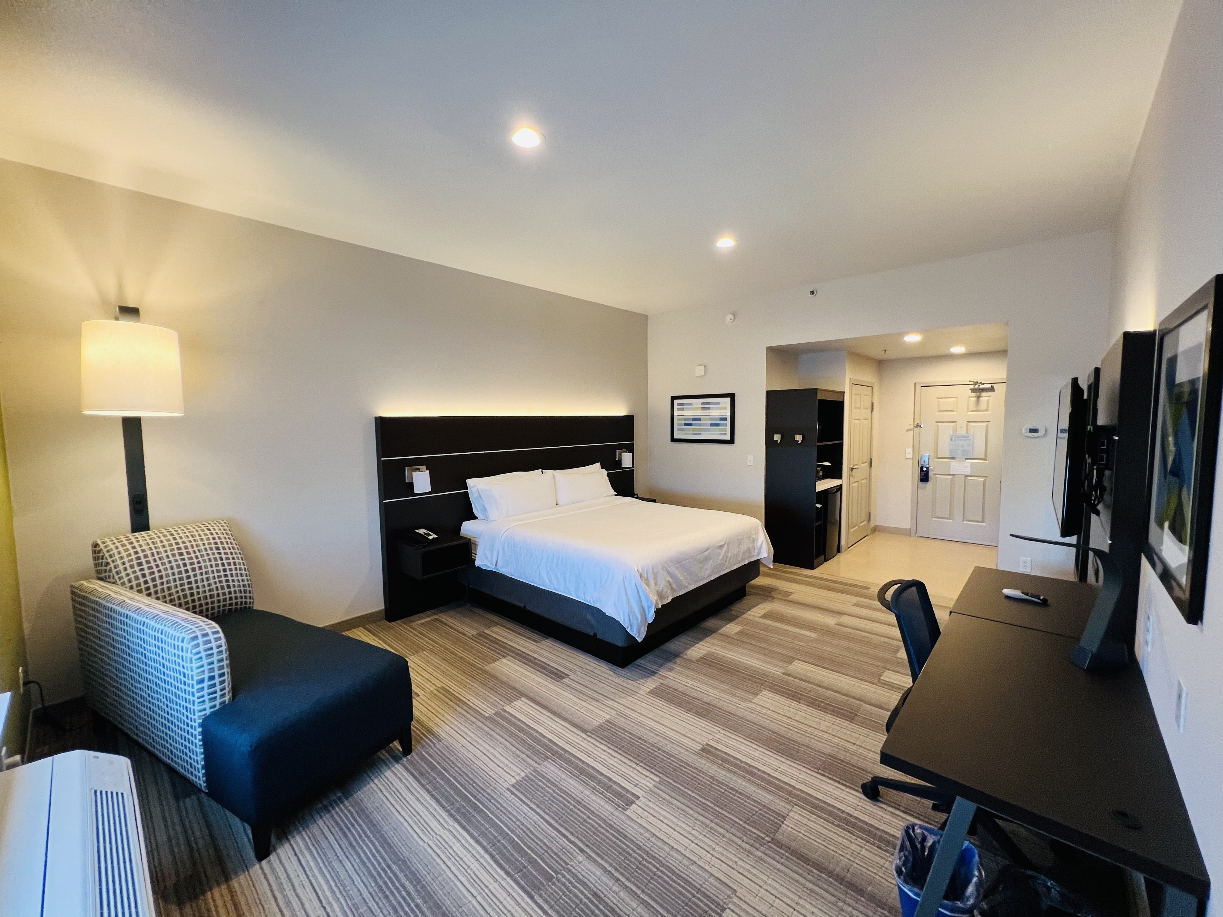 holiday inn express and suites salinas by ihg