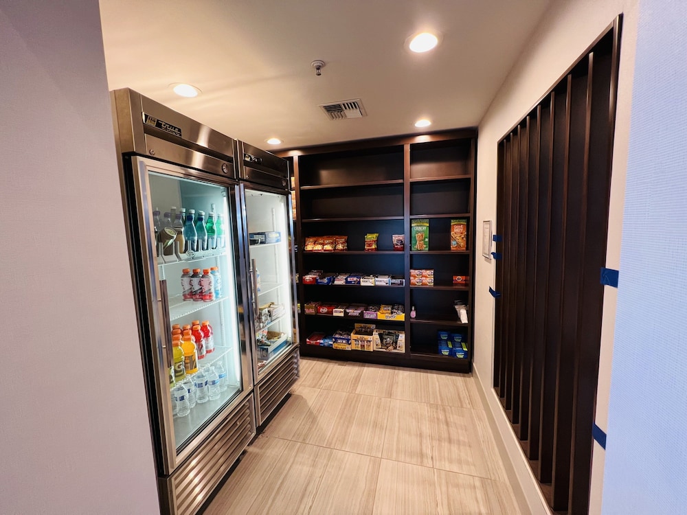 holiday inn express and suites salinas by ihg