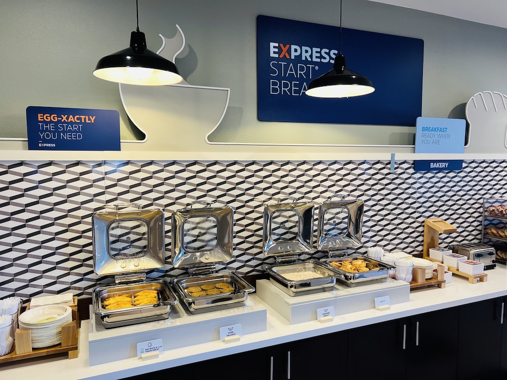 holiday inn express and suites salinas by ihg