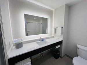 holiday inn express and suites salinas by ihg