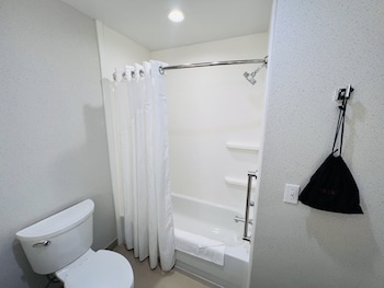 Holiday Inn Express & Suites Salinas By Ihg,Salinas>>Monterey,3 star