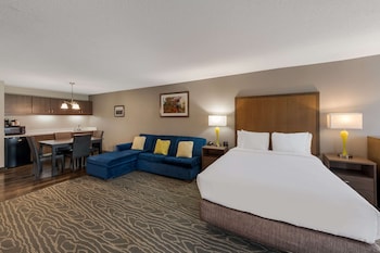 comfort inn and suites tipp city dayton north i 75