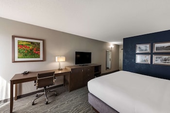 comfort inn and suites tipp city dayton north i 75