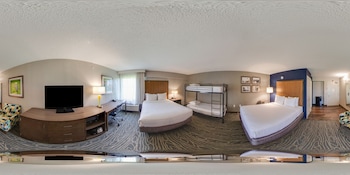 comfort inn and suites tipp city dayton north i 75