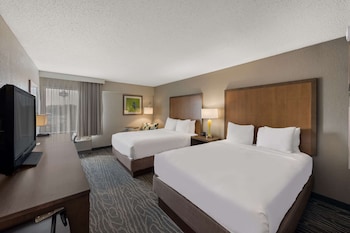 comfort inn and suites tipp city dayton north i 75