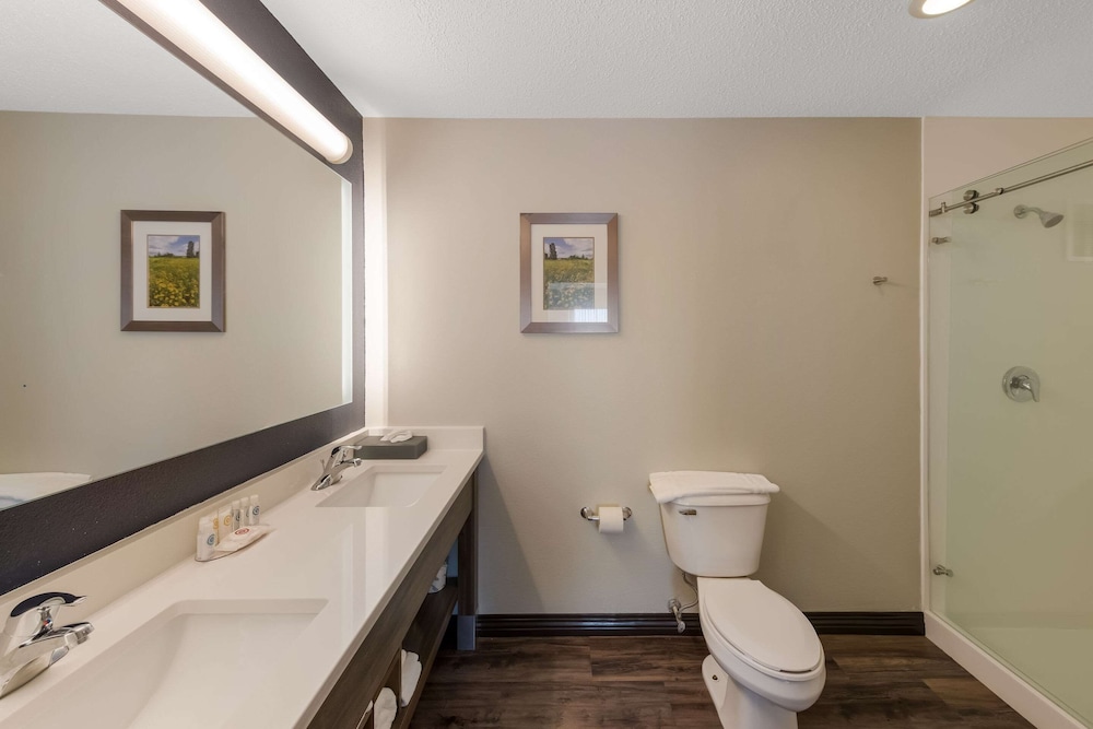comfort inn and suites tipp city dayton north i 75
