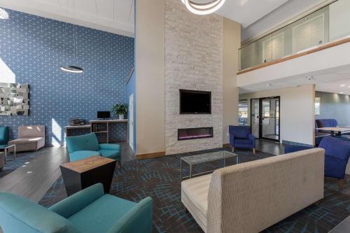 comfort inn and suites tipp city dayton north i 75