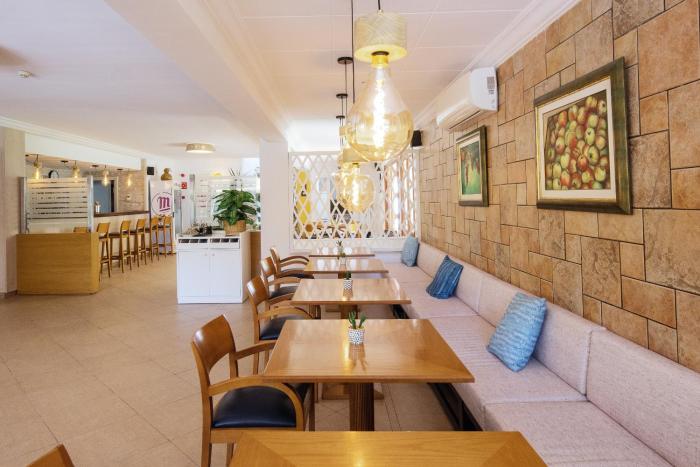 hotel playa mondrago