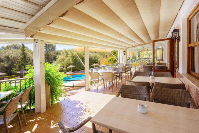 hotel playa mondrago