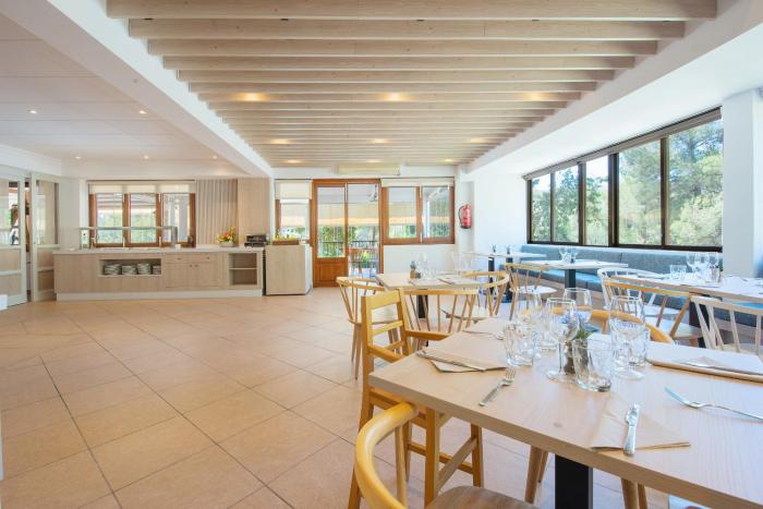 hotel playa mondrago