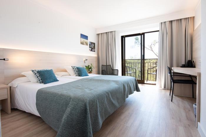 hotel playa mondrago