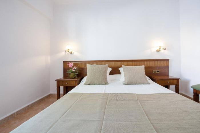 hotel playa mondrago