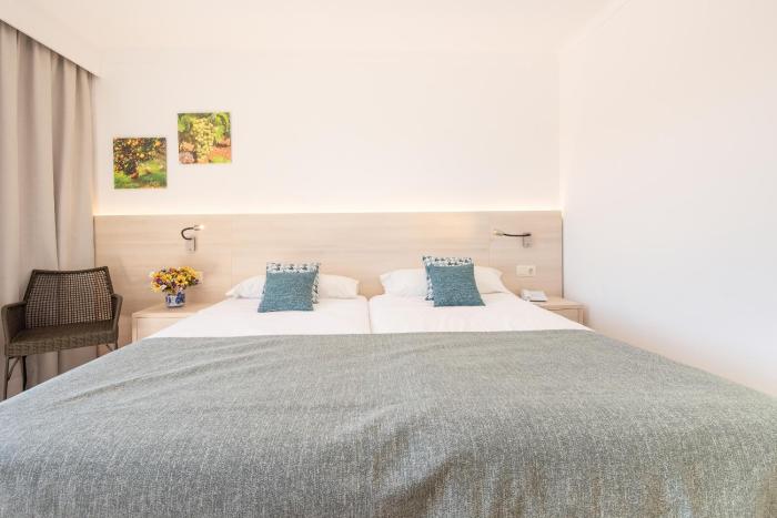 hotel playa mondrago