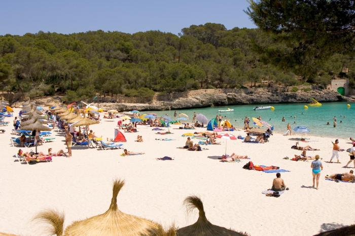 hotel playa mondrago