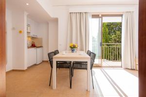 hotel playa mondrago