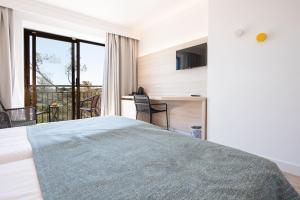 hotel playa mondrago