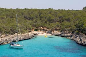 hotel playa mondrago