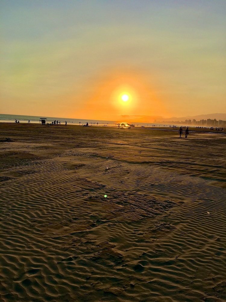 pe na areia praia do canto do forte