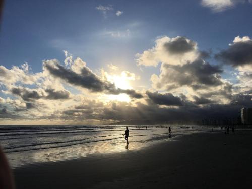 pe na areia praia do canto do forte