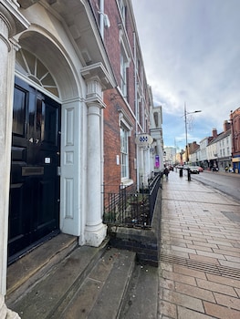 Queen Street Apartments,,0 star